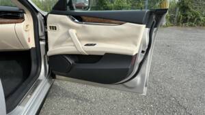 Image 32/54 of Maserati Quattroporte GTS (2015)