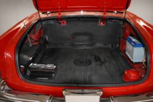 Image 25/31 of Alfa Romeo 2600 Spider (1964)