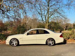 Image 11/47 of Mercedes-Benz E 63 AMG (2006)