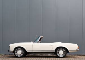 Bild 22/56 von Mercedes-Benz 280 SL (1969)