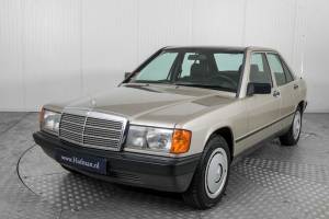 Image 19/50 of Mercedes-Benz 190 D (1986)