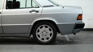 Bild 27/32 von Mercedes-Benz 190 E 1.8 (1991)