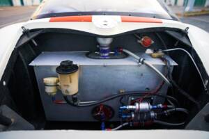 Image 13/17 of Marcos Mantis Challenge (1999)