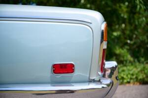 Image 13/46 of Rolls-Royce Silver Shadow I (1974)