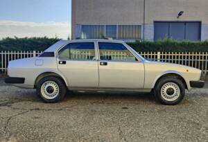Bild 14/26 von Alfa Romeo Alfetta 2.0 L (1980)
