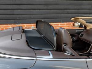 Bild 39/79 von Aston Martin DB 9 GT Volante (2017)