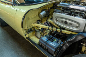 Image 19/28 of Jaguar E-Type V12 (1974)