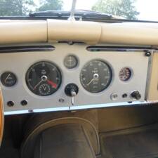 Image 99/174 of Jaguar XK 150 3.4 S OTS (1958)