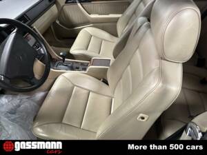 Image 7/15 de Mercedes-Benz E 320 (1995)