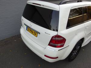 Bild 16/98 von Mercedes-Benz GL 450 4MATIC (2007)