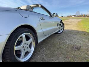 Image 5/89 of Mercedes-Benz SL 500 (2002)