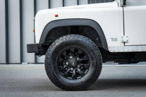Immagine 24/97 di Land Rover Defender 90 (1995)