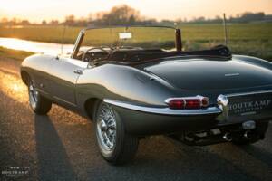 Image 39/50 of Jaguar E-Type 3.8 Flat Floor (1961)
