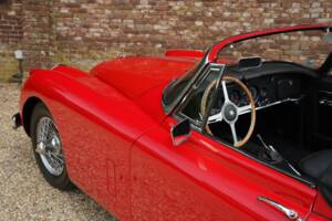 Image 38/50 of Jaguar XK 150 DHC (1960)