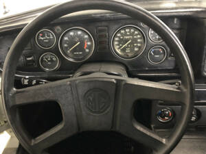 Immagine 2/26 di MG MGB (1977)