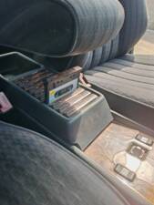 Bild 26/37 von Mercedes-Benz 200 E (1989)