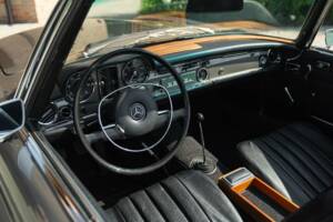 Image 43/50 of Mercedes-Benz 280 SL (1969)