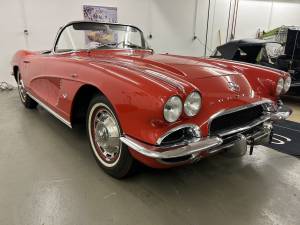 Image 12/41 of Chevrolet Corvette (1962)