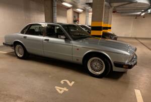 Image 26/29 de Daimler Double Six (1993)