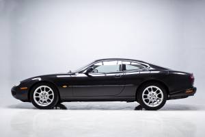 Image 5/37 of Jaguar XKR (1998)