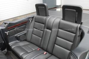 Image 21/33 of Mercedes-Benz E 200 (1994)