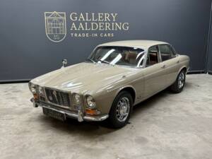 Bild 15/50 von Jaguar XJ 6 4.2 (1972)