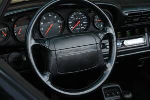 Obraz 46/50 pojazdu Porsche 911 Carrera 2 (1991)