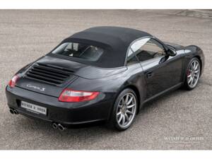 Image 4/32 of Porsche 911 Carrera S (2005)