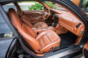 Image 34/63 of Porsche 911 Carrera 4S (2004)