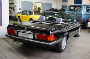 Image 17/38 de Mercedes-Benz 560 SL (1987)