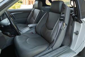 Image 26/50 of Mercedes-Benz SL 320 (1997)