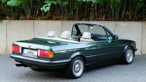 Immagine 13/48 di BMW 325i (1986)
