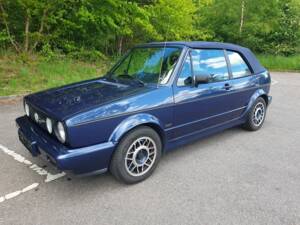 Image 26/75 de Volkswagen Golf Mk I Convertible 1.8 (1991)