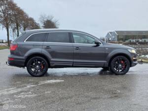Image 7/50 of Audi Q7 4.2 FSI quattro (2006)
