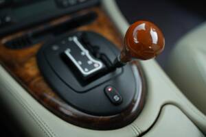 Obraz 35/50 pojazdu Jaguar XK8 4.0 (1998)