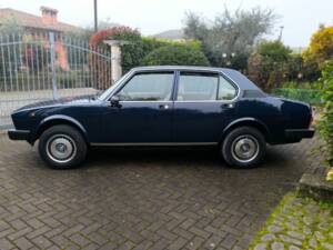 Image 3/27 of Alfa Romeo Alfetta GTV 2.0 L (1980)