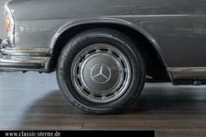 Bild 12/15 von Mercedes-Benz 280 SE 3,5 (1970)