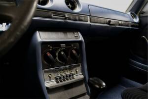Imagen 18/27 de Mercedes-Benz 230 (1977)