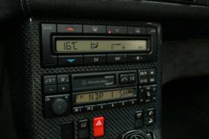 Image 19/50 de Mercedes-Benz SL 500 (1997)