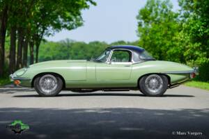 Image 46/60 de Jaguar E-Type (1969)