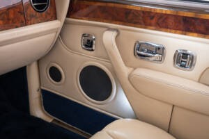 Bild 18/31 von Bentley Azure (1999)