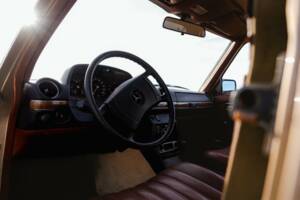 Image 6/8 of Mercedes-Benz 280 E (1976)