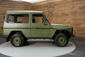 Image 15/18 of Mercedes-Benz 300 GD (SWB) (1984)