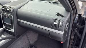 Image 20/50 of Porsche Cayenne Turbo (2007)