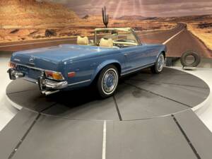 Image 12/36 de Mercedes-Benz 280 SL (1970)