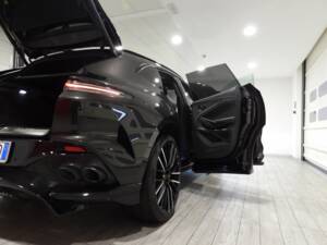 Image 13/15 of Aston Martin DBX707 (2022)