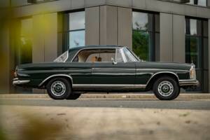 Obraz 9/10 pojazdu Mercedes-Benz 250 SE (1967)