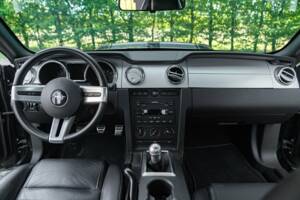 Afbeelding 50/50 van Ford Mustang Shelby GT 500 (2007)
