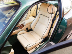 Imagen 41/80 de Aston Martin V8 Coupé (1996)