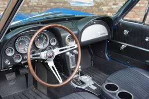 Bild 3/50 von Chevrolet Corvette Sting Ray Convertible (1964)